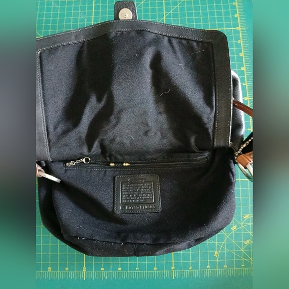 EUC Coach black and brown pebbled leather handbag - Picture 7 of 13